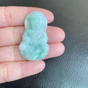 Natural Jade Carving Kwan Yin Female Buddha Round Loose Pendant